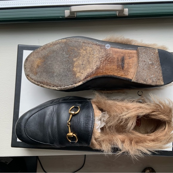Gucci Black Moccasins with Fur and Gold Detail - Picture 3 of 4